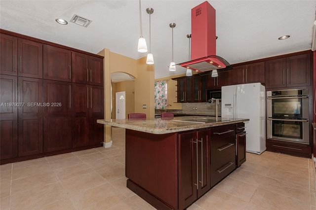 15048 SW 51st St, Davie, FL 33331