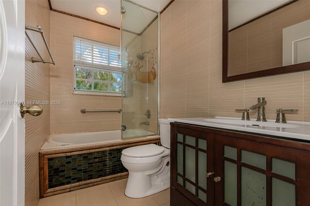 15048 SW 51st St, Davie, FL 33331