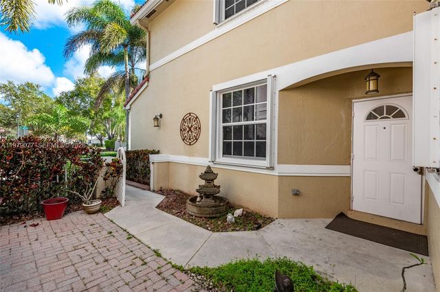 15048 SW 51st St, Davie, FL 33331