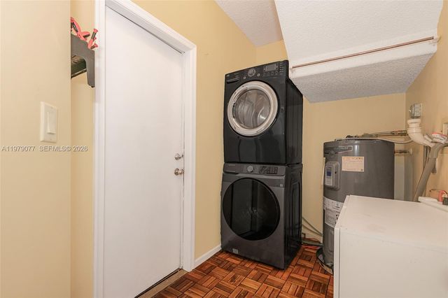 15048 SW 51st St, Davie, FL 33331