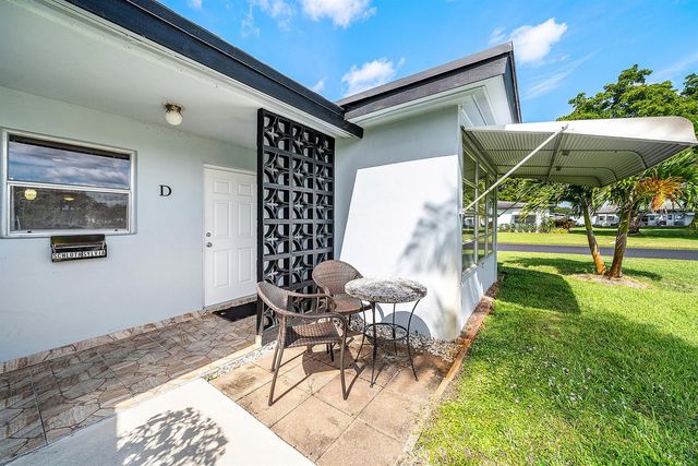 510 High Point Drive D, Delray Beach, FL 33445