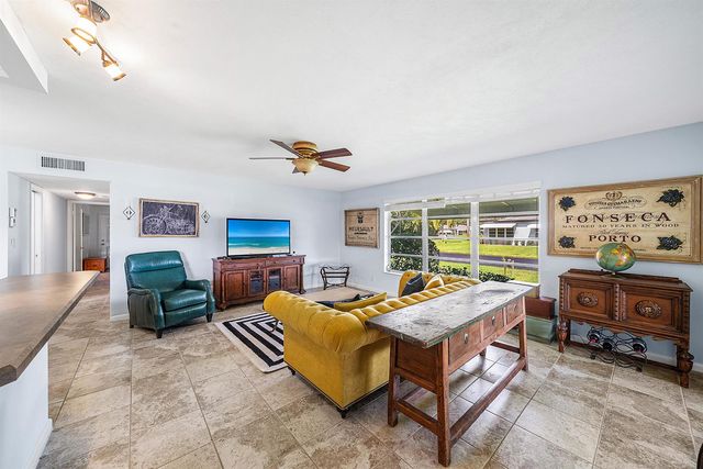 510 High Point Drive D, Delray Beach, FL 33445
