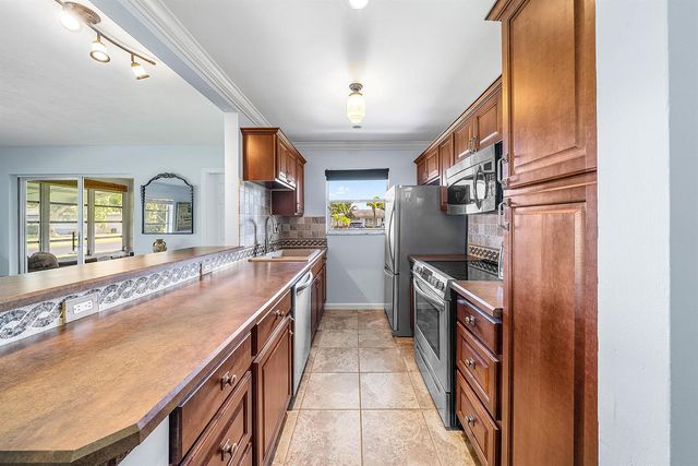 510 High Point Drive D, Delray Beach, FL 33445