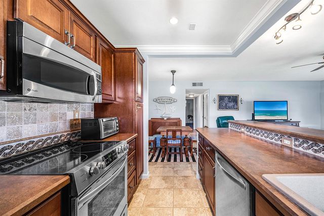 510 High Point Drive D, Delray Beach, FL 33445