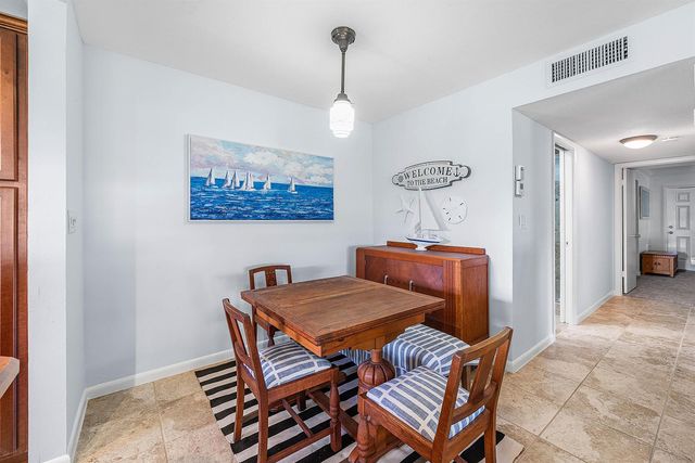 510 High Point Drive D, Delray Beach, FL 33445