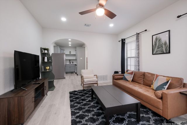 2046 Cincinnati Ave, San Antonio, TX 78228