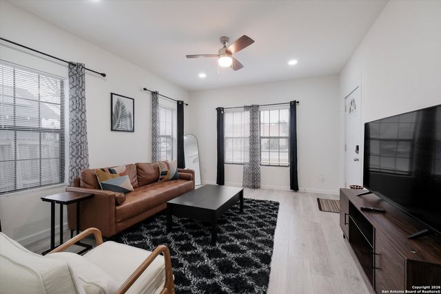 2046 Cincinnati Ave, San Antonio, TX 78228