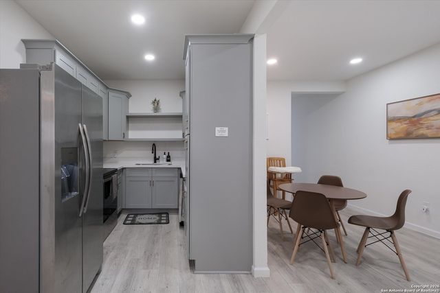 2046 Cincinnati Ave, San Antonio, TX 78228