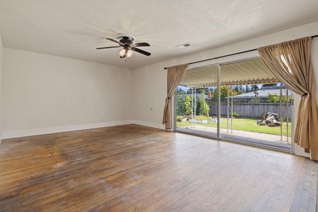 510 E Minnesota Ave, Turlock, CA 95382