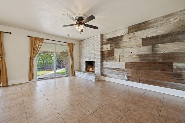 510 E Minnesota Ave, Turlock, CA 95382