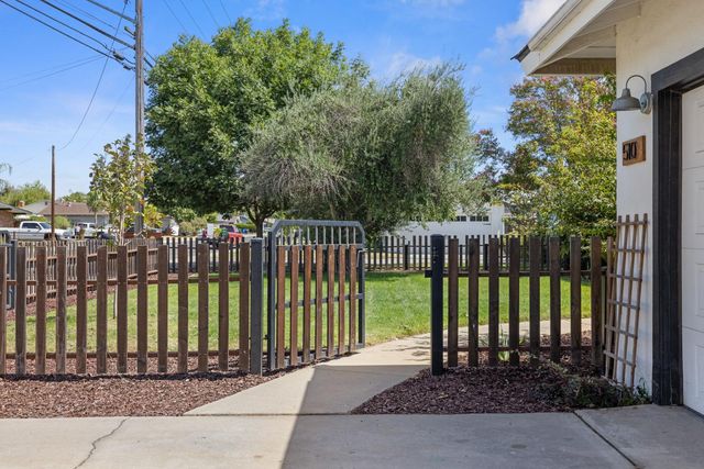 510 E Minnesota Ave, Turlock, CA 95382