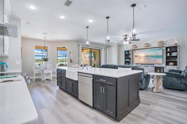 1342 HERITAGE LANDINGS DRIVE, Lakeland, FL 33805