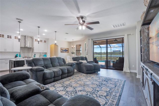 1342 HERITAGE LANDINGS DRIVE, Lakeland, FL 33805