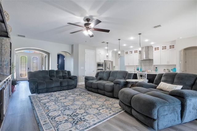 1342 HERITAGE LANDINGS DRIVE, Lakeland, FL 33805