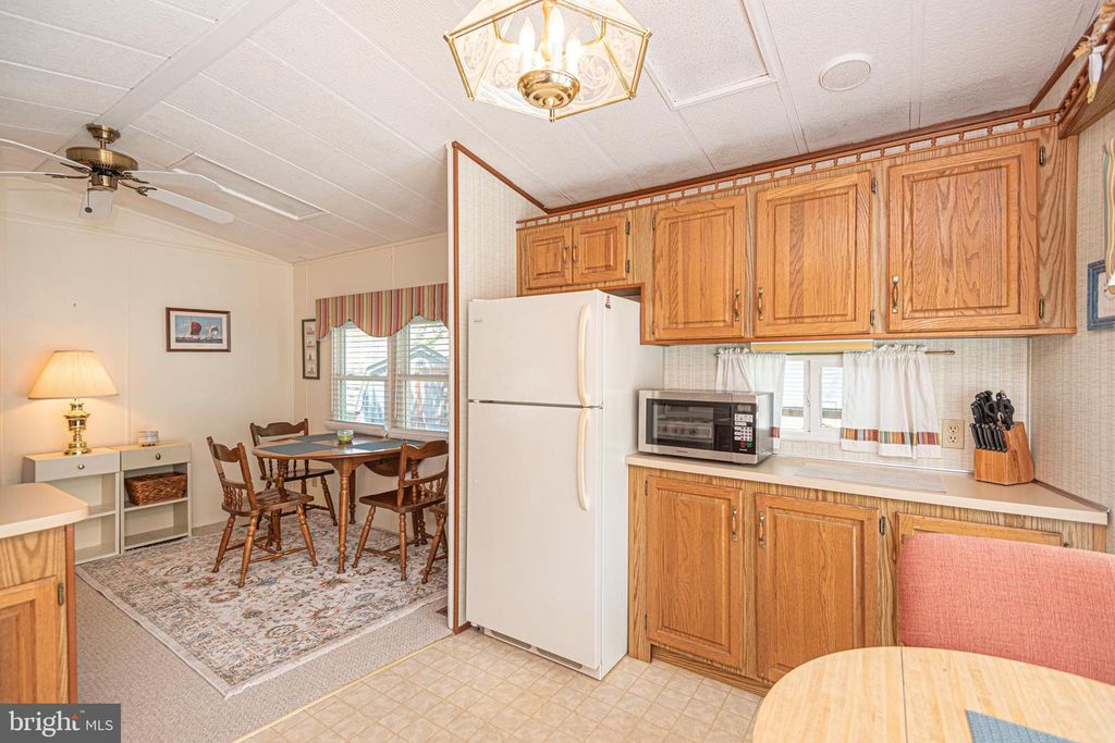 Image 10 of property listing at 277 WOODHAVEN CT, Berlin, MD 21811