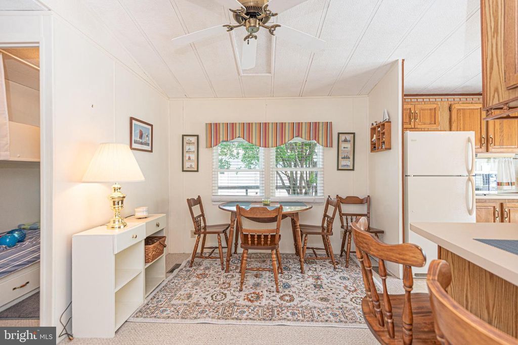 Image 11 of property listing at 277 WOODHAVEN CT, Berlin, MD 21811