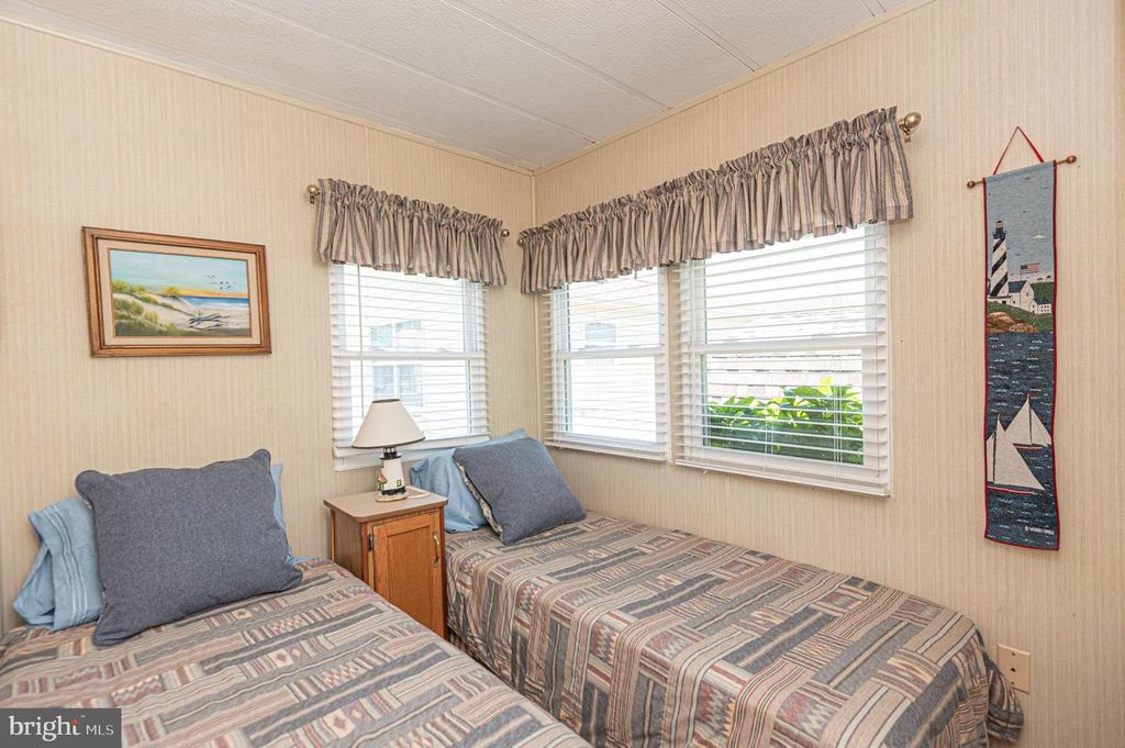 Image 18 of property listing at 277 WOODHAVEN CT, Berlin, MD 21811