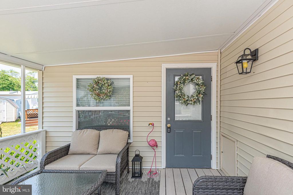 Image 4 of property listing at 277 WOODHAVEN CT, Berlin, MD 21811