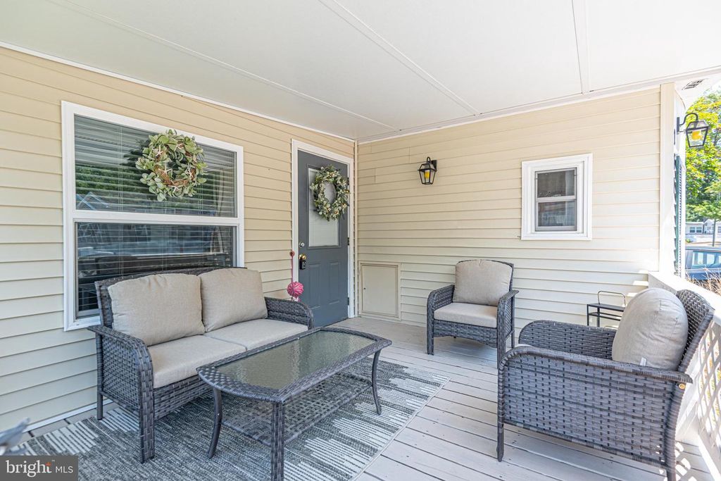 Image 5 of property listing at 277 WOODHAVEN CT, Berlin, MD 21811