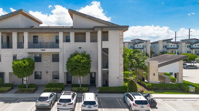 10443 NW 82nd St 8, Doral, FL 33178