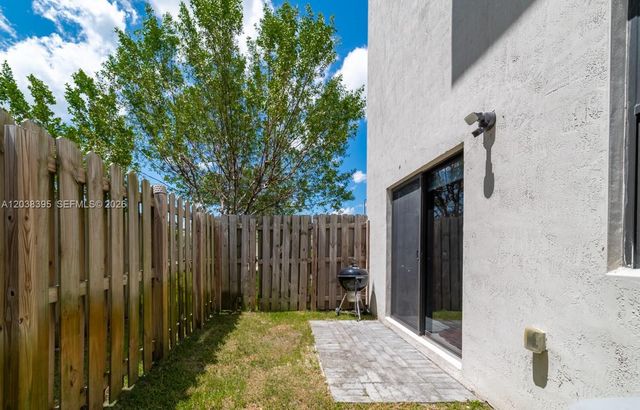 10443 NW 82nd St 8, Doral, FL 33178