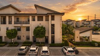 10443 NW 82nd St 8, Doral, FL 33178