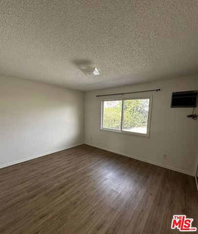 23907 Friar Street, Woodland Hills (los Angeles), CA 91367
