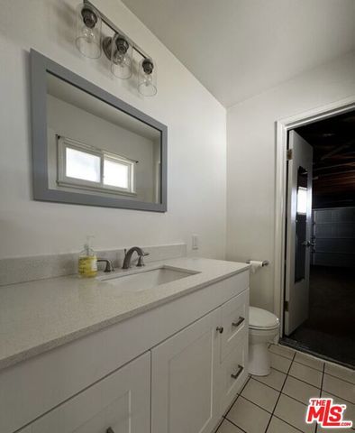 23907 Friar Street, Woodland Hills (los Angeles), CA 91367