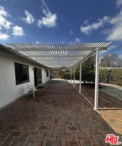 23907 Friar Street, Woodland Hills (los Angeles), CA 91367