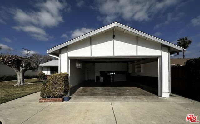 23907 Friar Street, Woodland Hills (los Angeles), CA 91367