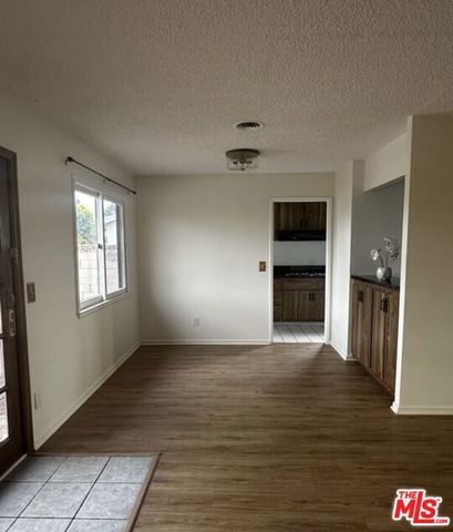 23907 Friar Street, Woodland Hills (los Angeles), CA 91367