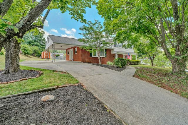 3109 Longhorn RD, Roanoke, VA 24018