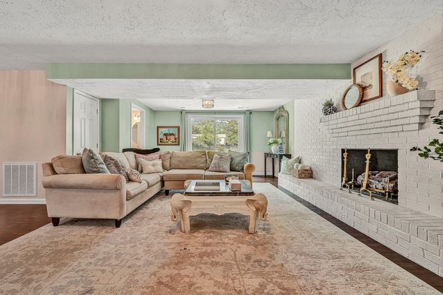 3109 Longhorn RD, Roanoke, VA 24018
