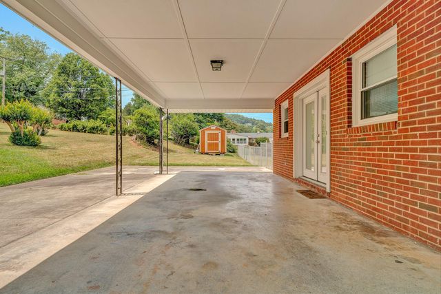 3109 Longhorn RD, Roanoke, VA 24018