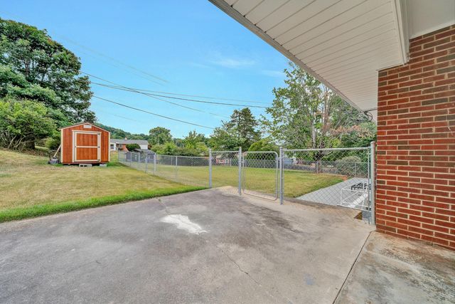 3109 Longhorn RD, Roanoke, VA 24018