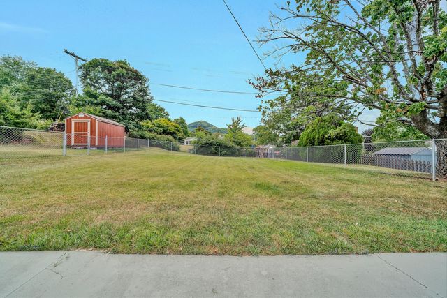 3109 Longhorn RD, Roanoke, VA 24018