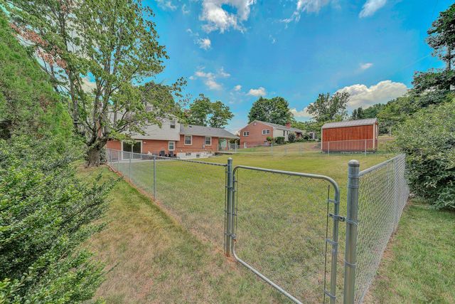 3109 Longhorn RD, Roanoke, VA 24018