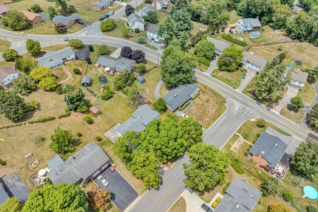 3109 Longhorn RD, Roanoke, VA 24018