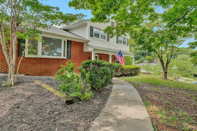 3109 Longhorn RD, Roanoke, VA 24018