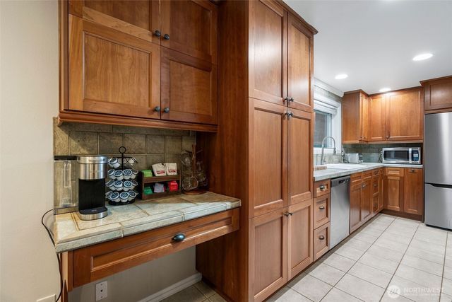 9024 171st Avenue NE, Redmond, WA 98052