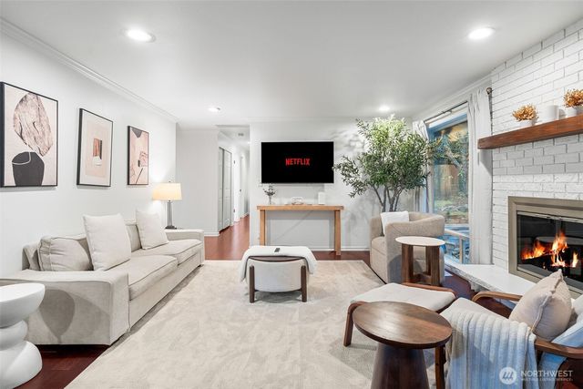 9024 171st Avenue NE, Redmond, WA 98052