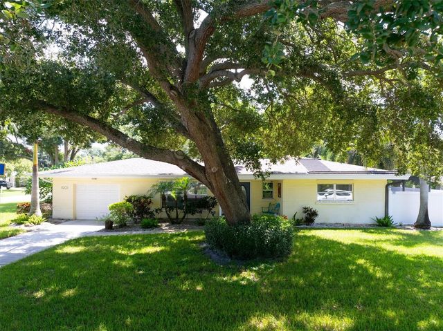 1901 MARLIN DRIVE, Belleair Bluffs, FL 33770
