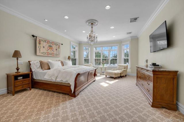 233 Everit Avenue, Hewlett Harbor, NY 11557