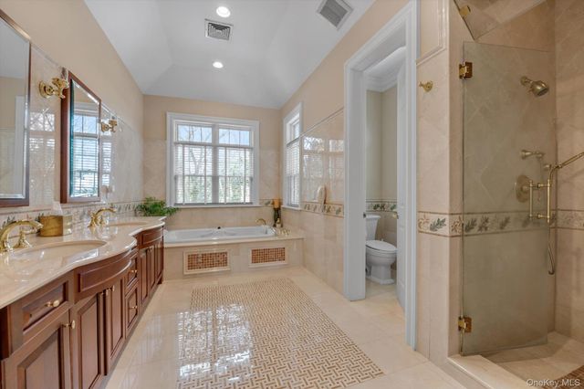 233 Everit Avenue, Hewlett Harbor, NY 11557