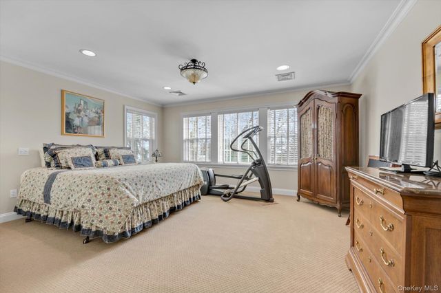 233 Everit Avenue, Hewlett Harbor, NY 11557