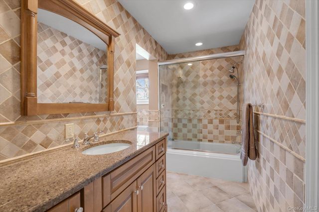 233 Everit Avenue, Hewlett Harbor, NY 11557