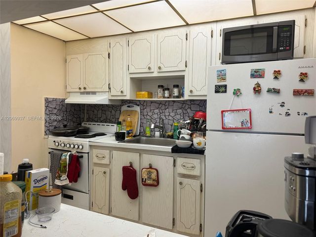 2200 E Hallandale Beach Boulevard 112, Hallandale Beach, FL 33009