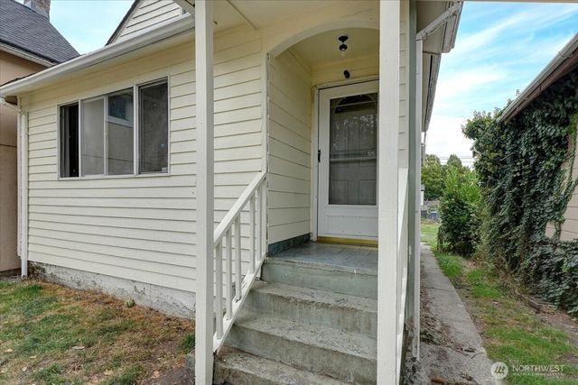 1807 S L Street, Tacoma, WA 98405