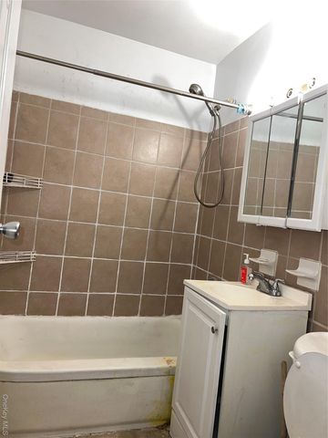 1332 Metropolitan Avenue 6A, Bronx, NY 10462