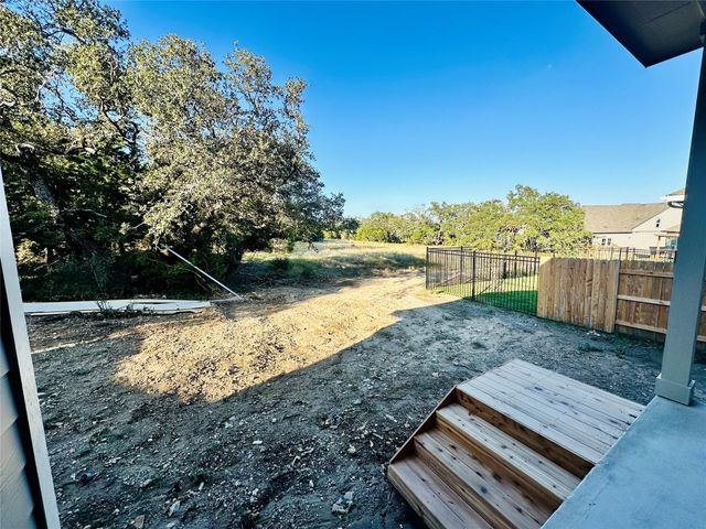 820 Sage Thrasher CIR, Dripping Springs, TX 78620